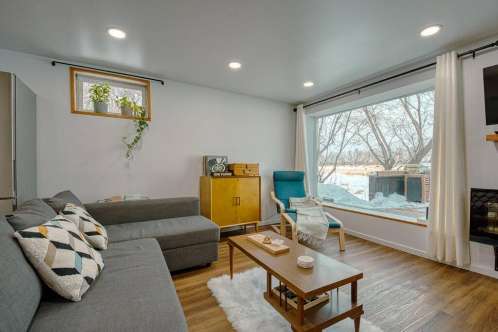 The Ox + Bow Apartment Portage la Prairie Luaran gambar