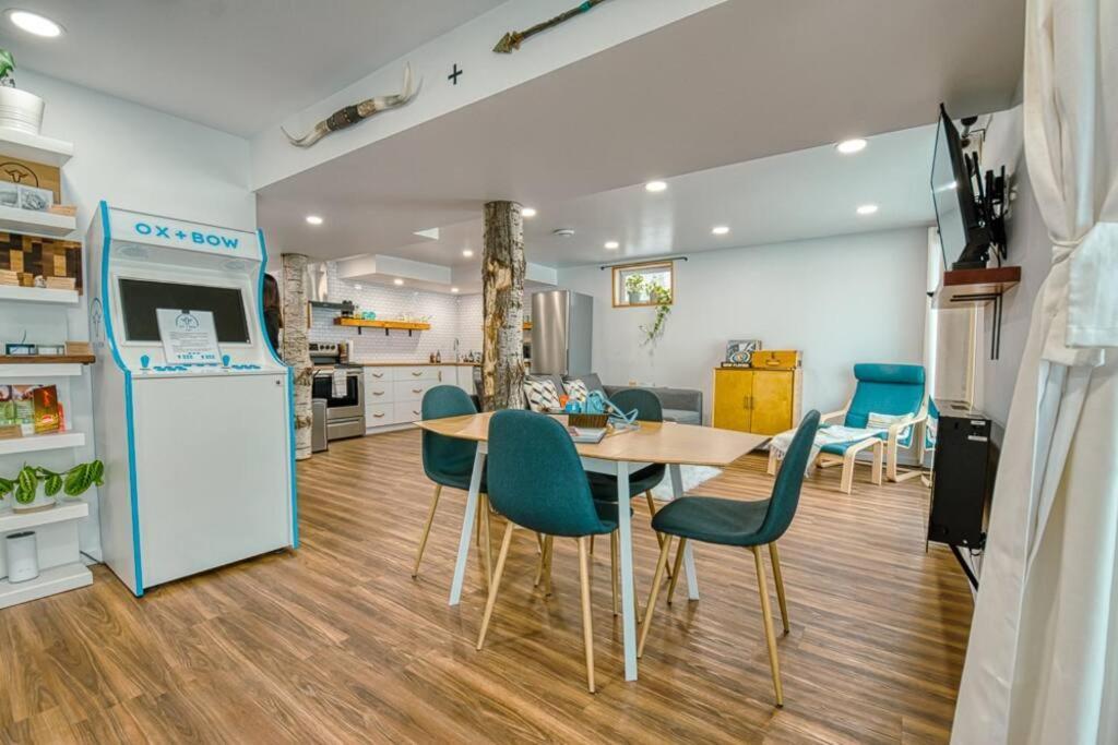 The Ox + Bow Apartment Portage la Prairie Luaran gambar