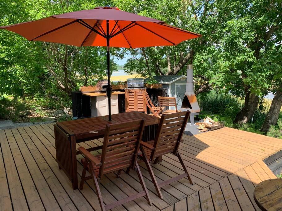 The Ox + Bow Apartment Portage la Prairie Luaran gambar