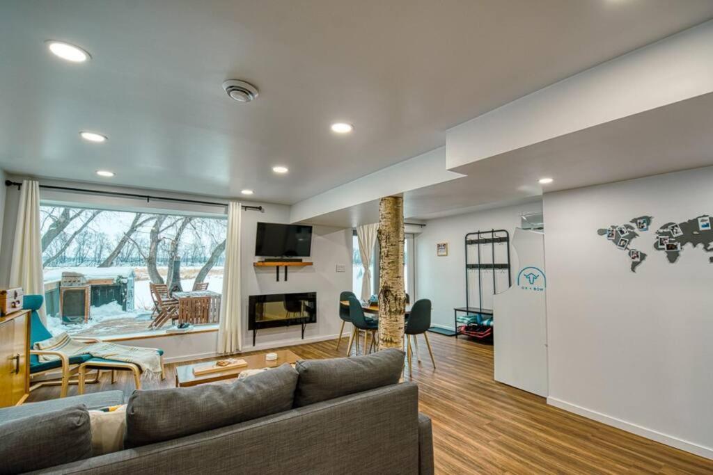 The Ox + Bow Apartment Portage la Prairie Luaran gambar